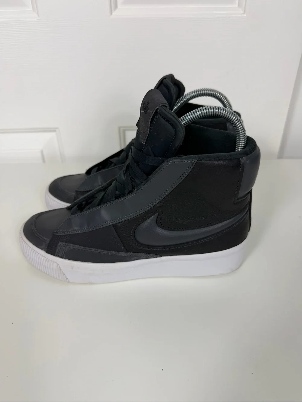 Nike Women’s Blazer Mid Victory Basketball Shoes Sz. 8.5 DR2948-001 BLACK